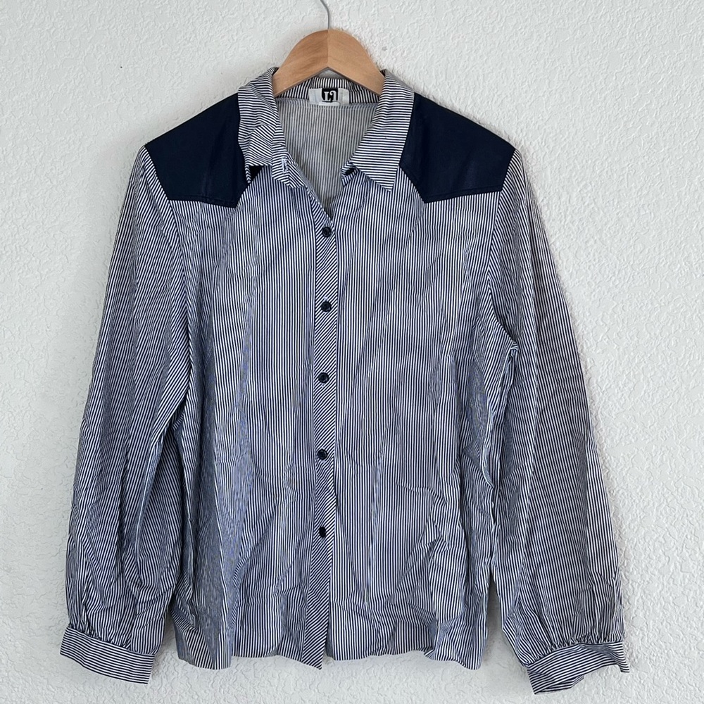 TJ | Vintage pinstriped western throw on baggy button down shirt size la…